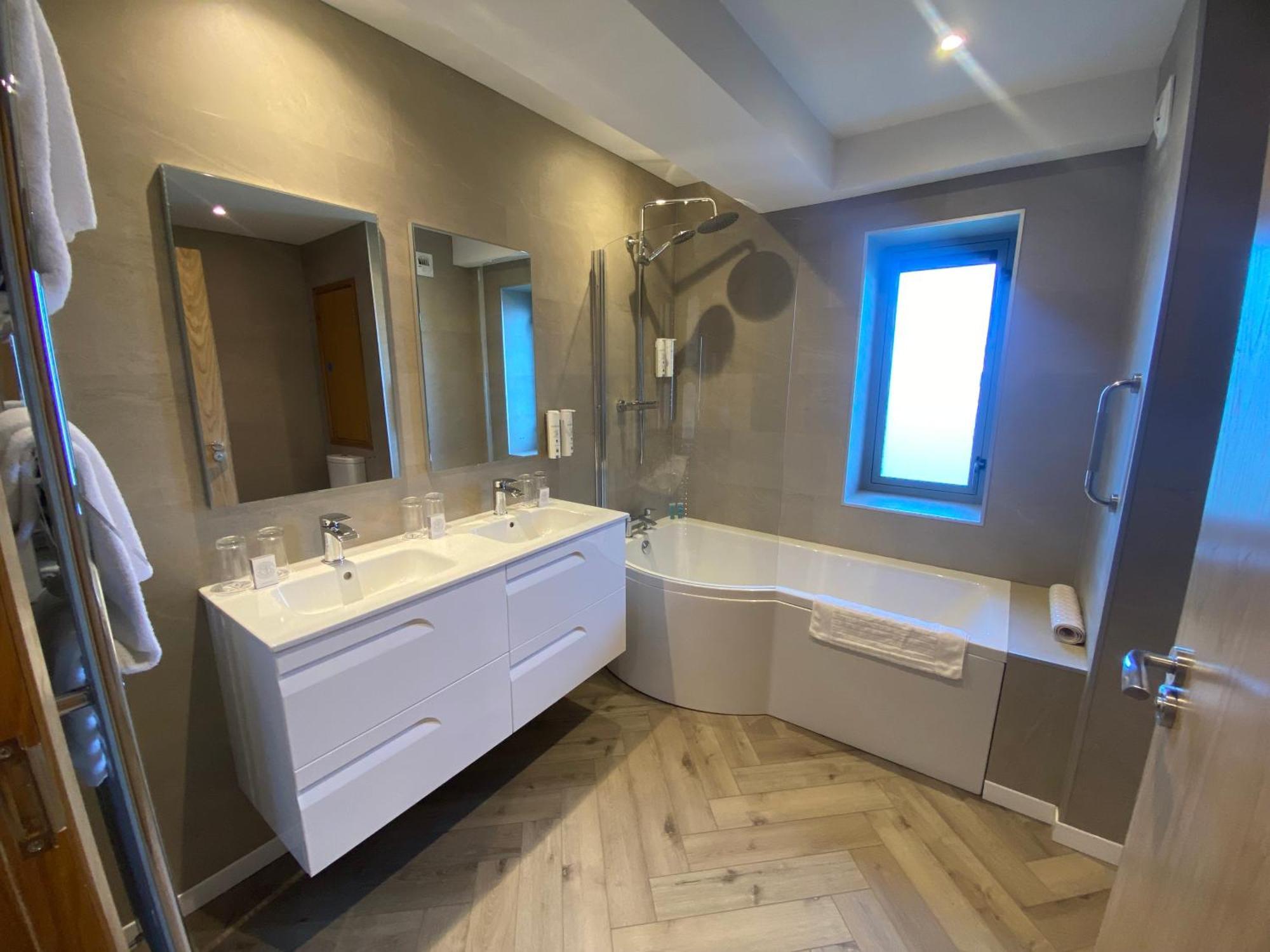 Belmore Court & Motel Enniskillen Ngoại thất bức ảnh